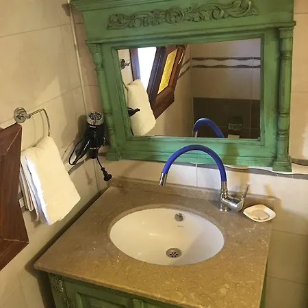 Cunda Deniz Yildizi Butik Bed & Breakfast Ayvalı