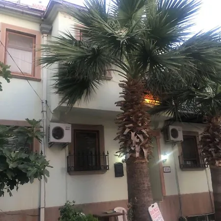 Cunda Deniz Yildizi Butik Bed & Breakfast