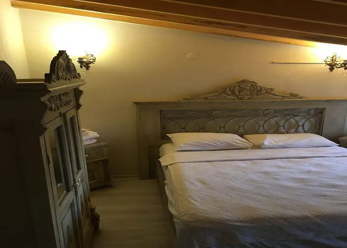 Cunda Deniz Yildizi Butik Айвалык